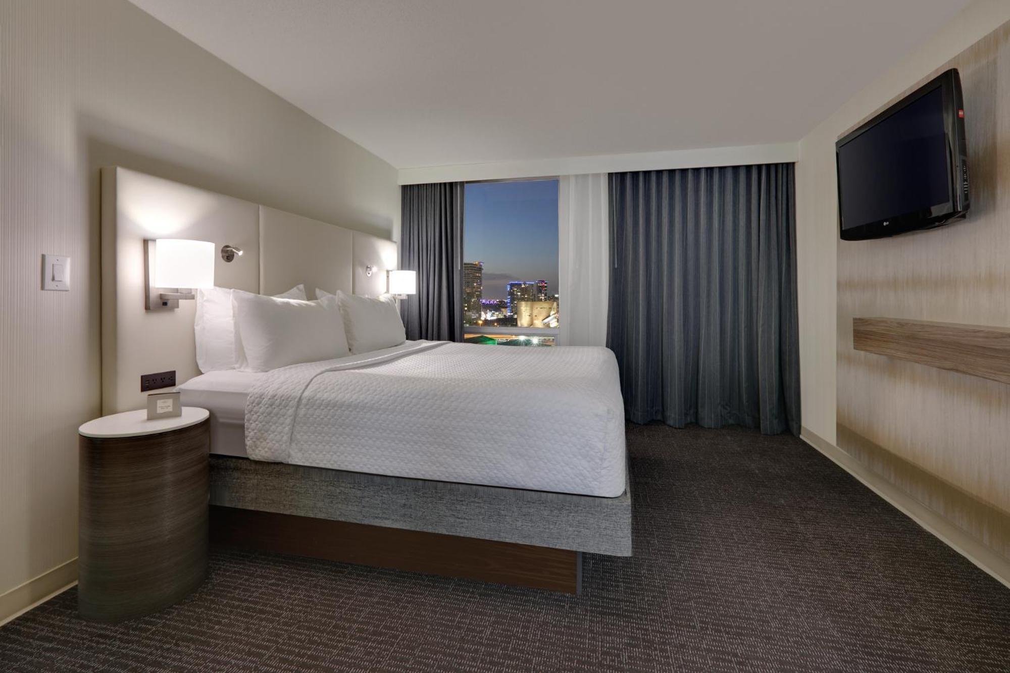 Luxueuse Chambre King avec Balcon